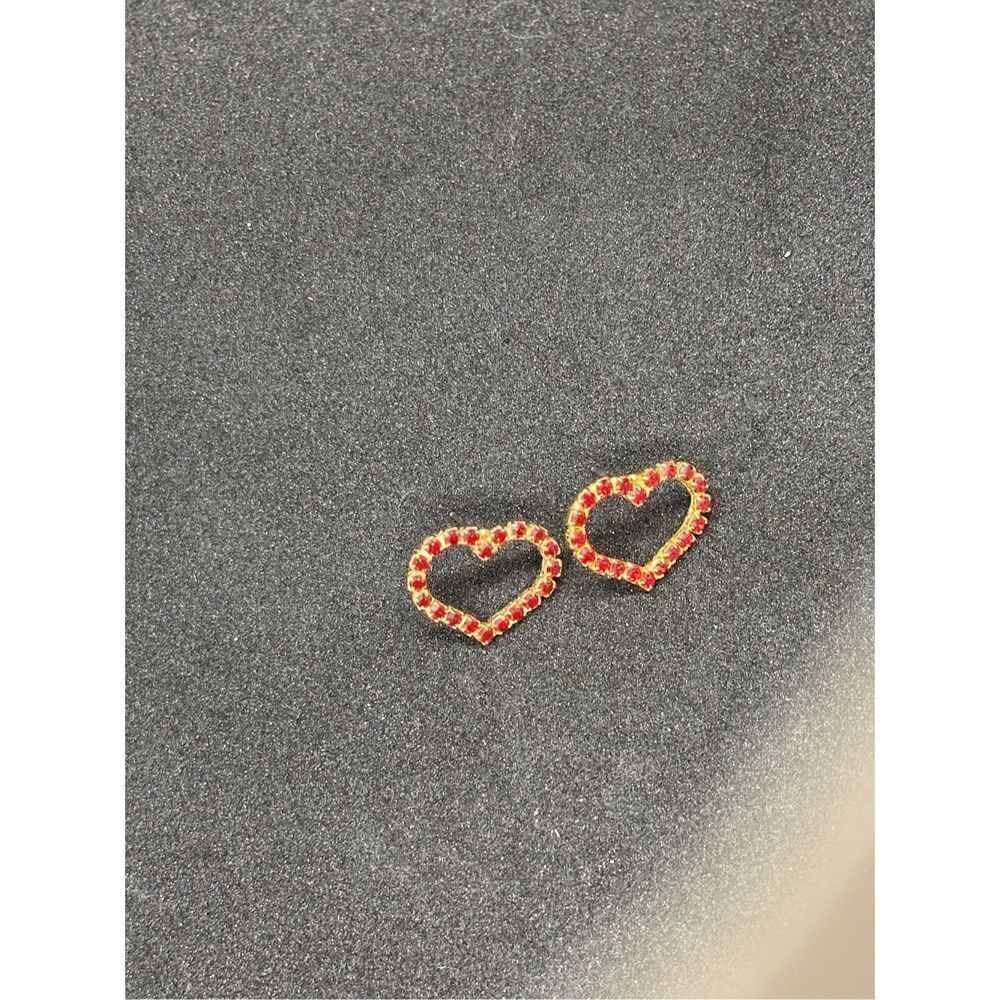 Beautiful HEART SHAPE SPARKLE EARRINGS Good condition These red crystal like hea